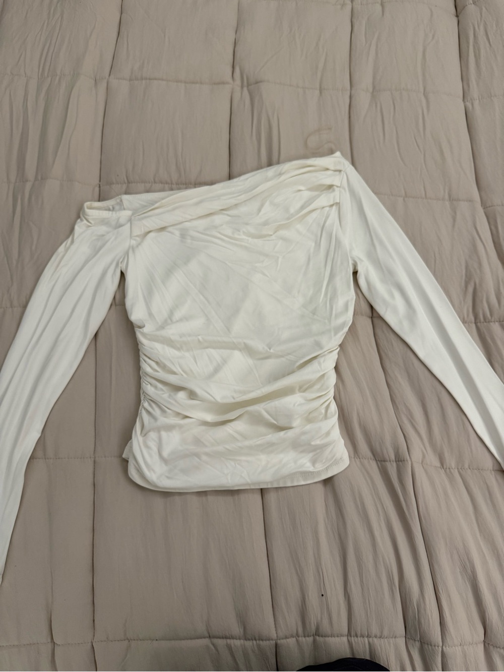 Windsor Off-Shoulder Ruched Long-Sleeve Top - White